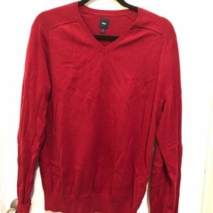 GAP Basic Red V-neck
